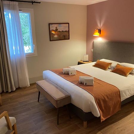 Logis La Bastide De Grignan Hotel & Restaurant "La Chenaie" Zewnętrze zdjęcie